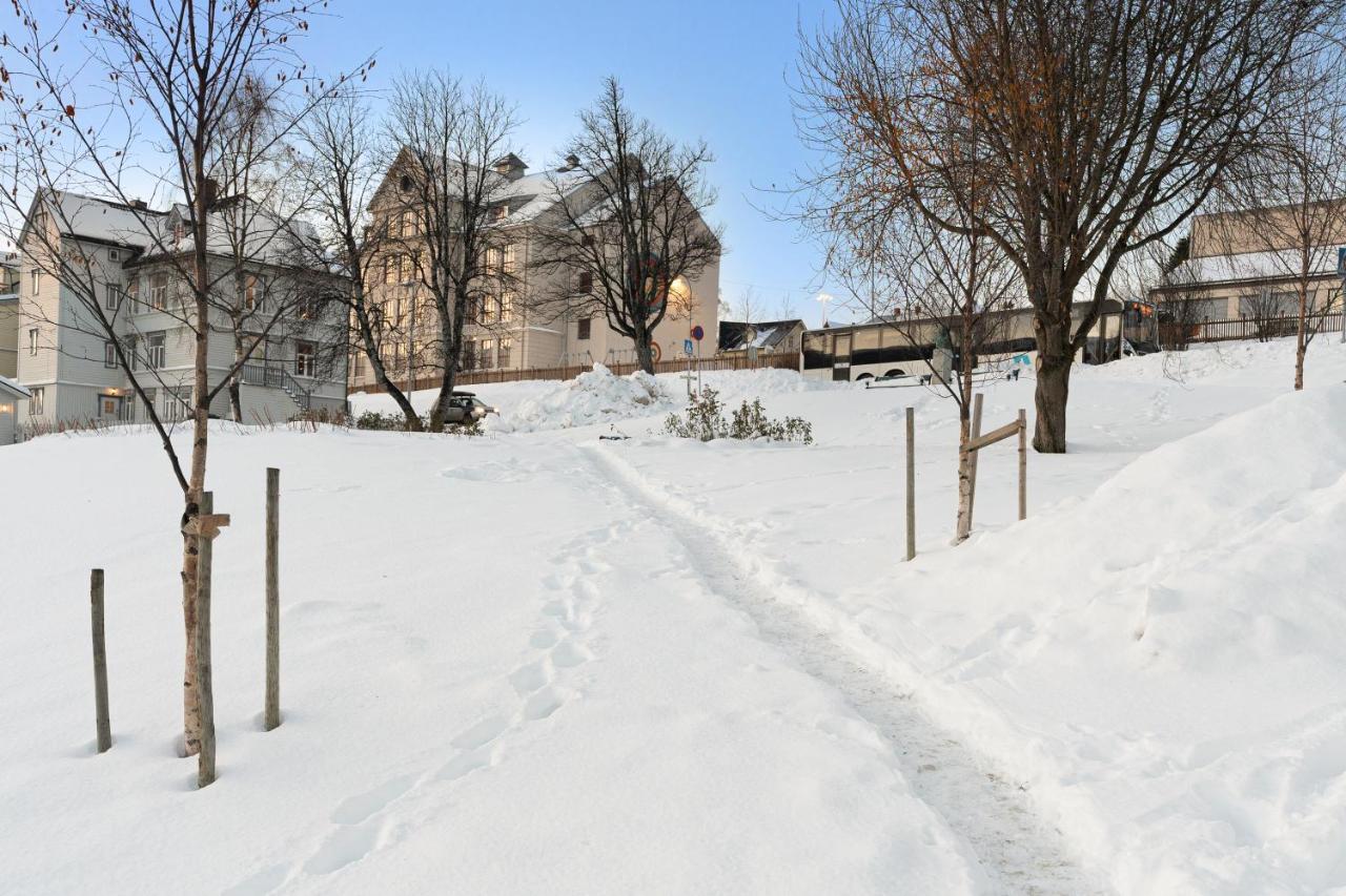 Historical Villa In The City Center Тромсё Экстерьер фото